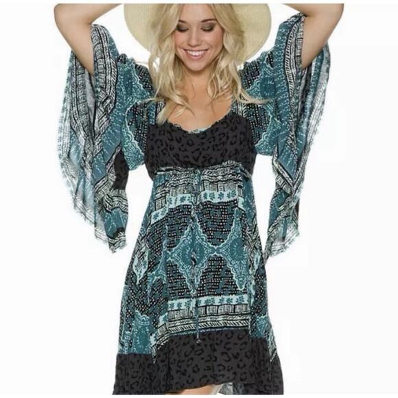 Free People Dresses & Skirts - Free People Heart Of Gold Mini Dress Boho Flare Sleeves Women’s Size Small